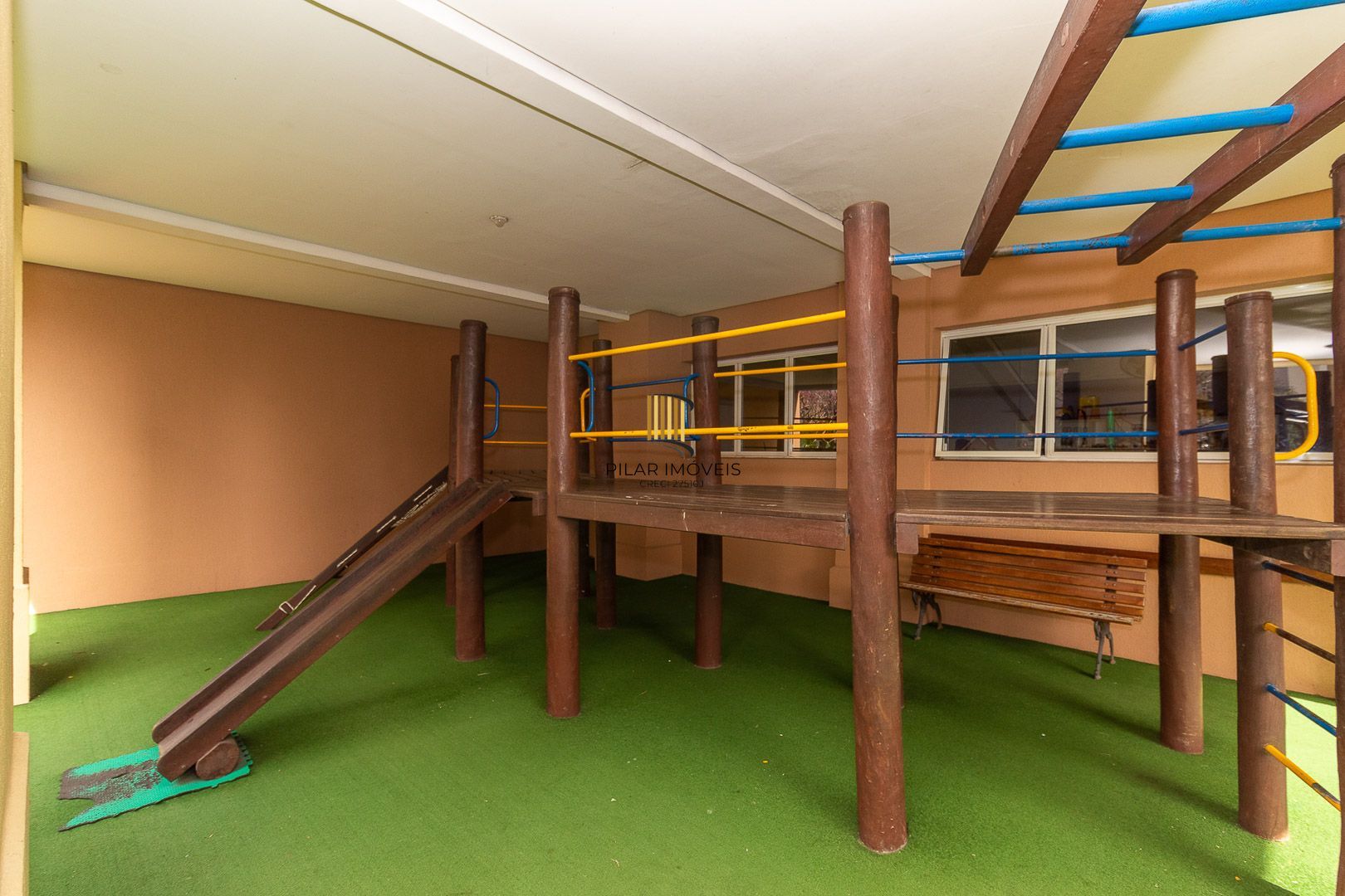 Apartamento de 03 dormitorios com suite, vaga de garagem e infraestrutura completa em Porto Alegre