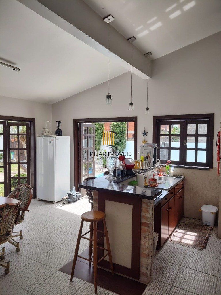 Casa para Venda - 160.78m², 4 dormitórios, sendo 2 suites, 5 vagas - Centro