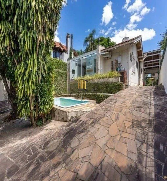 Excelente casa de 220m² com 3 dormitórios no bairro Tristeza.