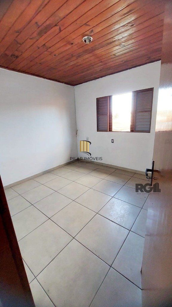 Casa de 3 dormitórios no bairro Cristal