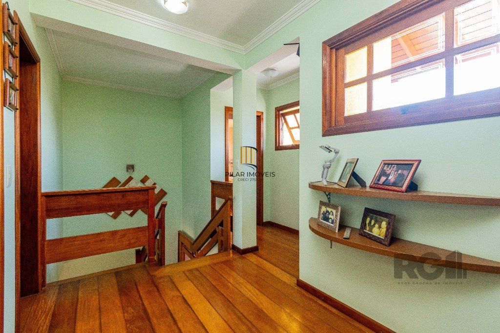 Casa de 4 dormitórios 304m² no bairro Jardim Lindóia