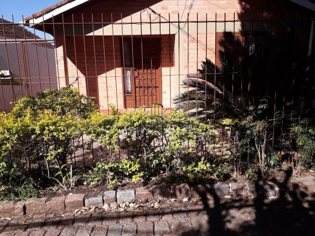 Casa 4 dormitórios no bairro Bom Jesus