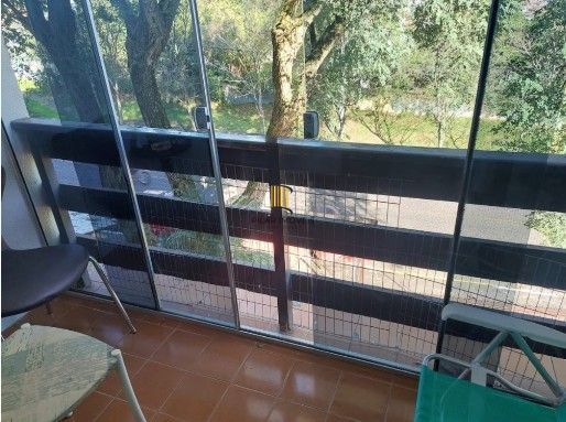 Apartamento de 2 dormitórios com sacada e 1 vaga de garagem no bairro Medianeira.