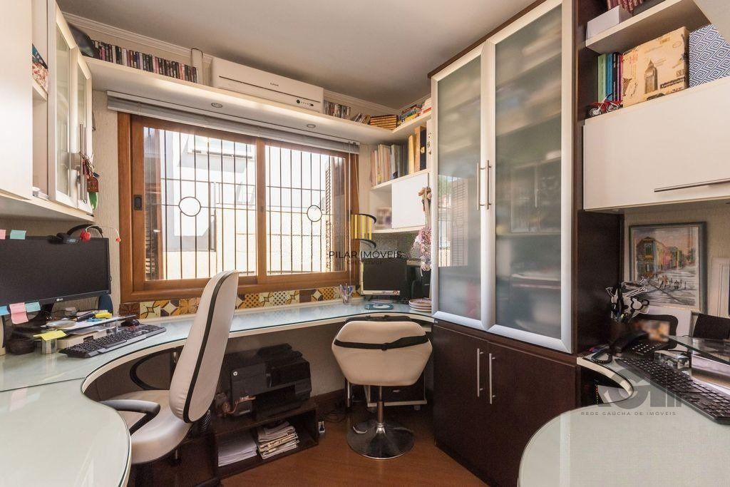 Casa de 3 dormitórios no bairro Chácara das Pedras
