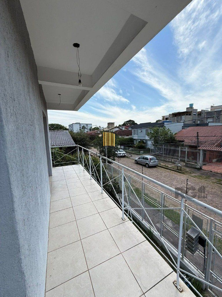 Casa 3 dormitórios no bairro Nonoai