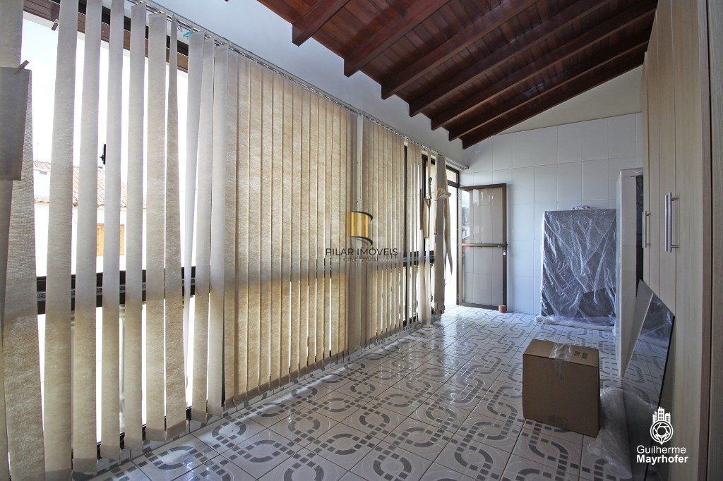 Casa para Venda - 246m², 3 dormitórios, sendo 2 suites, 3 vagas - Vila Ipiranga