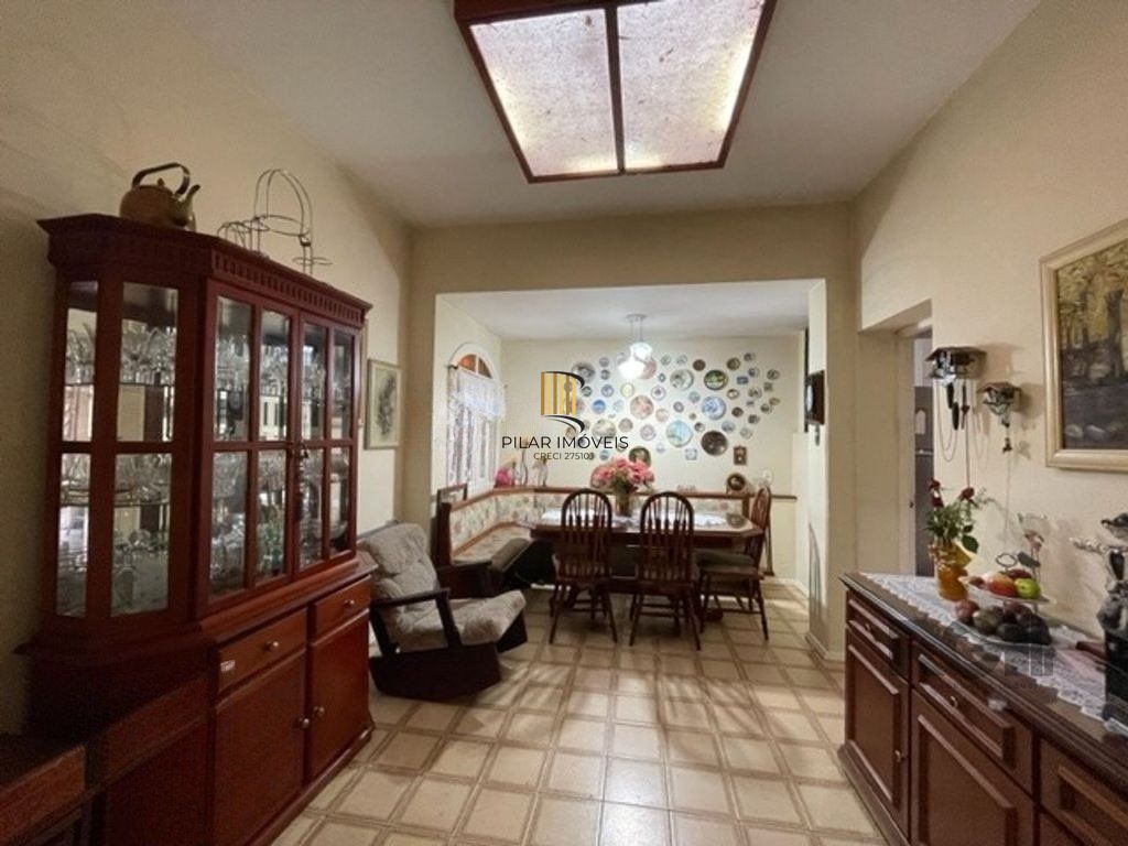 Casa 4 dormitórios no bairro Santa Tereza