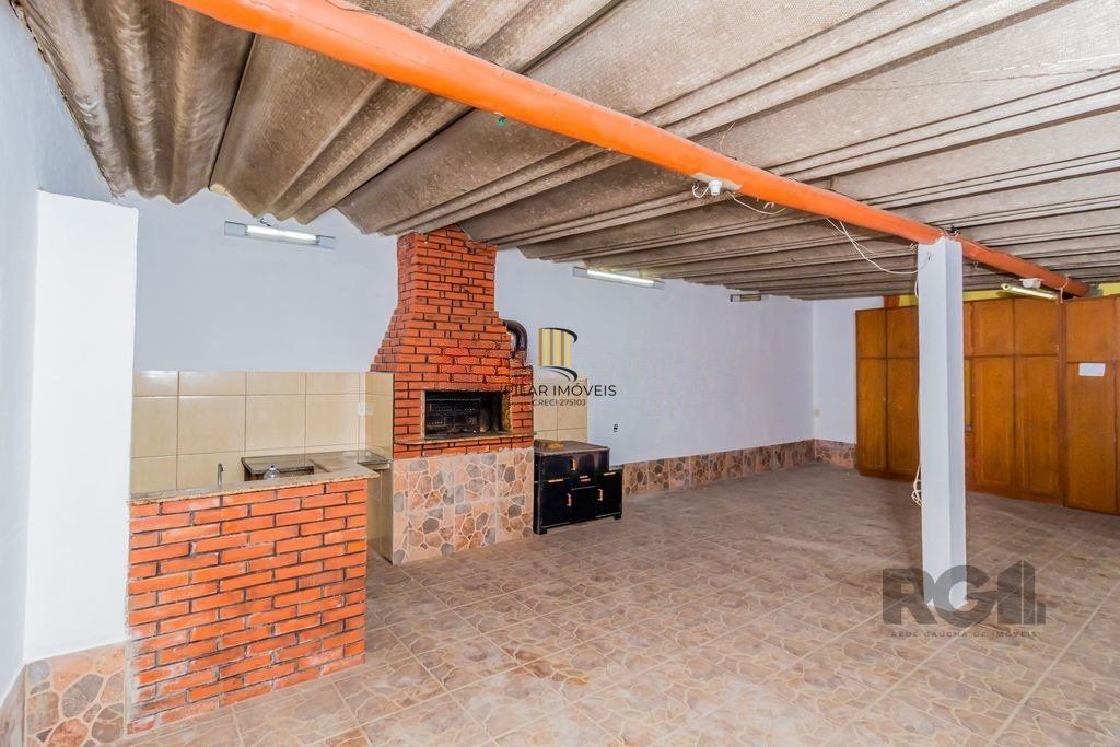 Casa de 4 dormitórios no bairro Espírito Santo