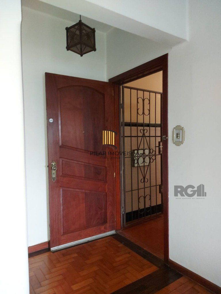 Apartamento 2 dormitórios, próximo da UFRGS, PUC, Ernesto Dorneles e trasporte público.