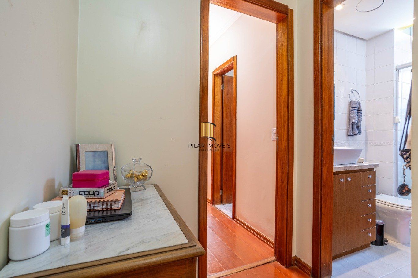 Apartamento de 3 quartos e 93m² à venda em Rio Branco, Porto Alegre.