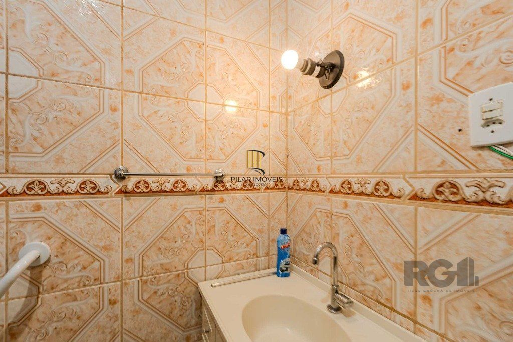 Casa 3 dormitórios no bairro Medianeira