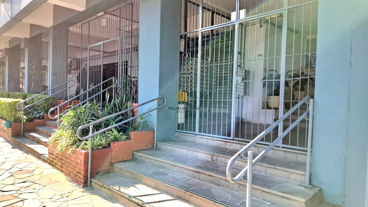 APTO 3 DORM COM DEPENDENCIA EMPREGADA