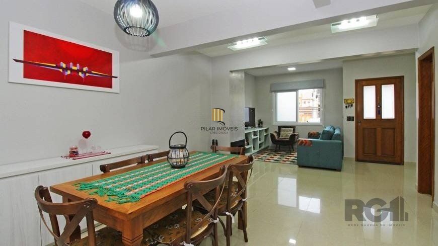 Casa 129m² - 3 dormitórios, 2 vagas no bairro Hípica