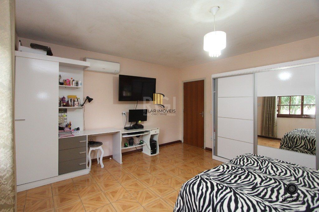 Casa para Venda - 400m², 5 dormitórios, sendo 1 suites, 3 vagas - Jardim Itu Sabará