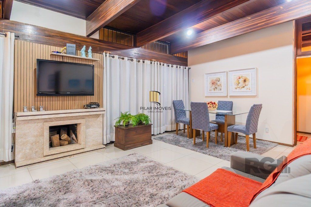 Casa 4 dormitórios no bairro Nonoai
