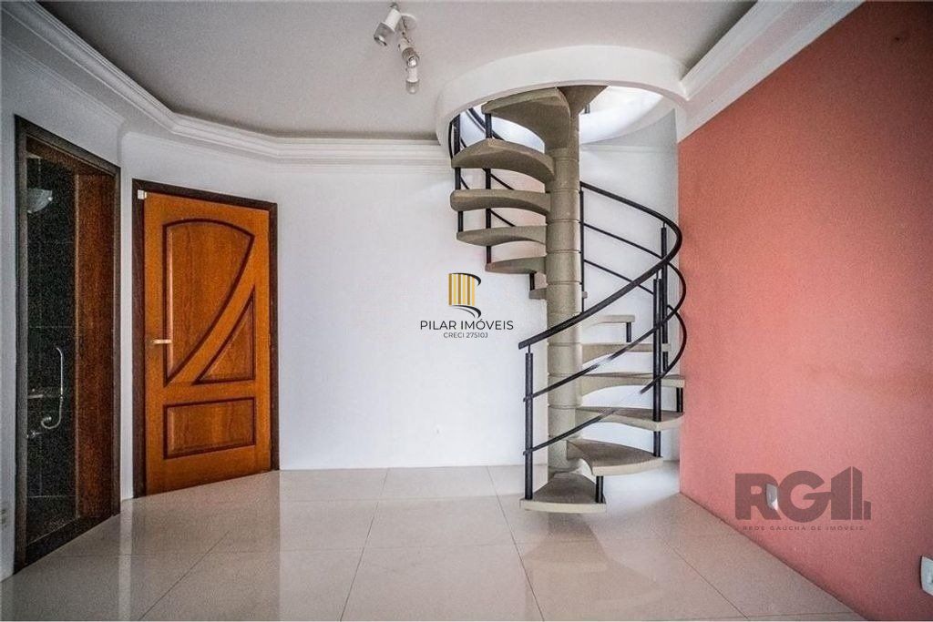 Excelente cobertura de 255m² com 3 dormitórios e 2 vagas.