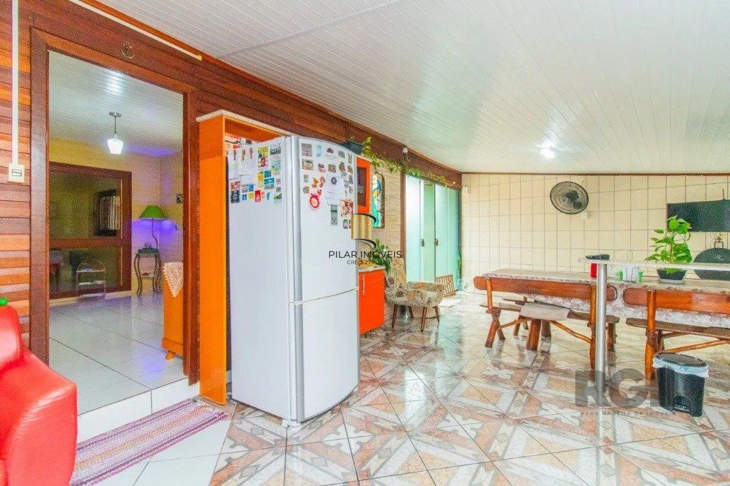 Casa com 3 dormitórios no bairro Partenon