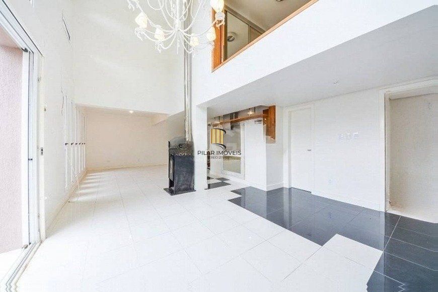 Casa à venda com 2 quartos, 255m² Rua CORONEL GOMES DE CARVALHO, Sétimo Céu, Porto Alegre