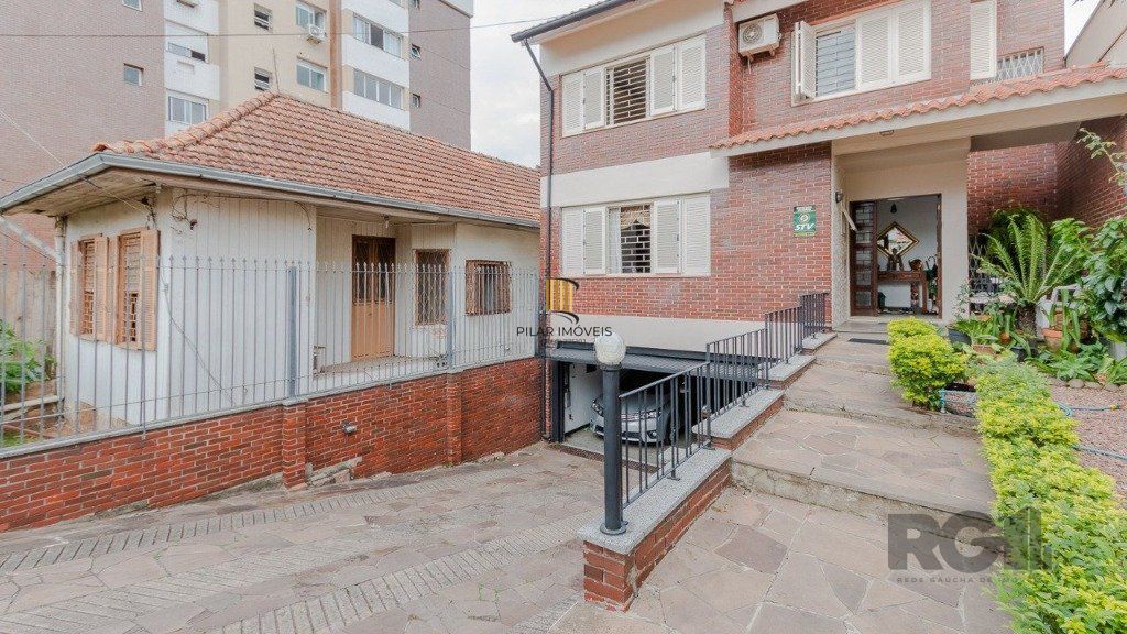 Casa 394m², 4 dormitórios, 4 vagas no bairro Cristo Redentor