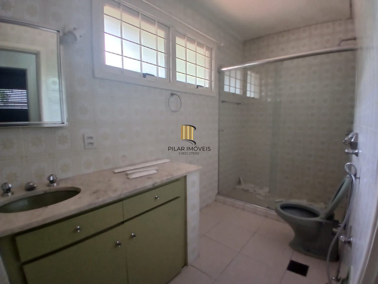 Casa com piscina e patio ampla no bairro Boa Vista, Porto Alegre/RS