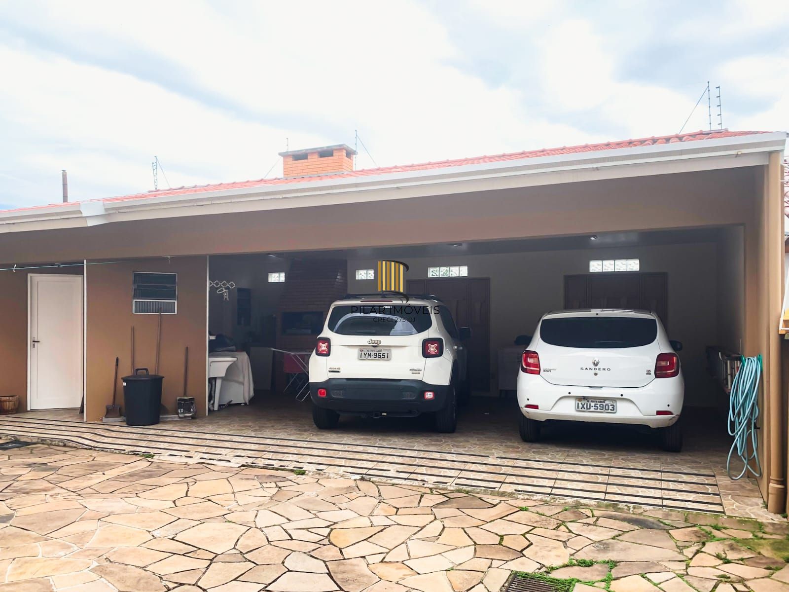 CASA RESIDENCIAL, REPAGINADA POR ARQUITETO COM MUITA ELEGÂNCIA E CONFORTO!