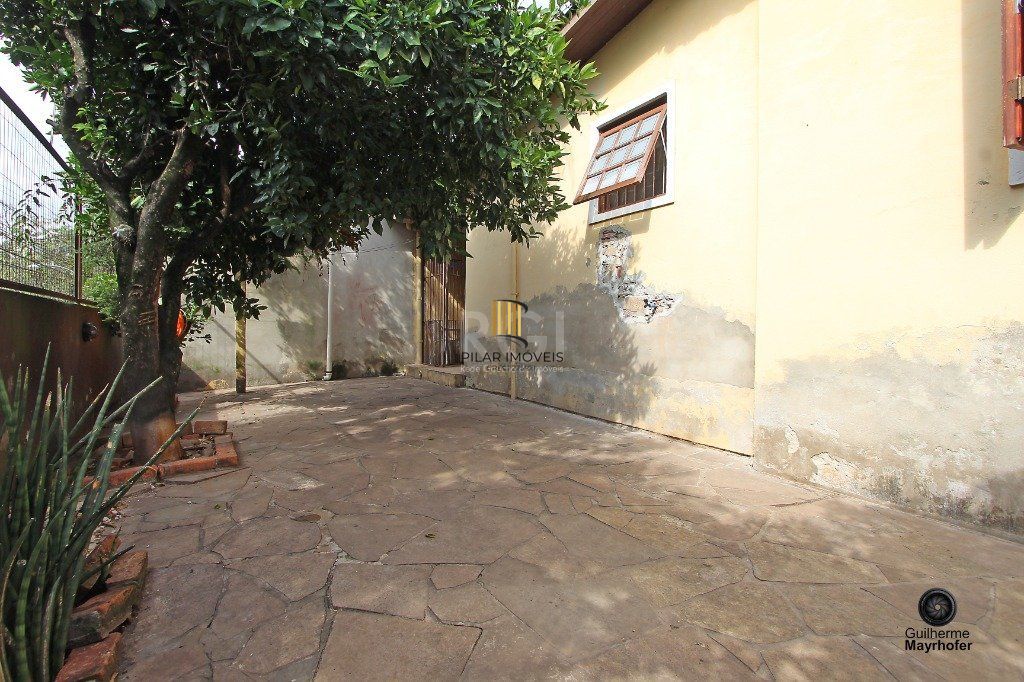 Casa para Venda - 150m², 2 dormitórios, 2 vagas - Nonoai