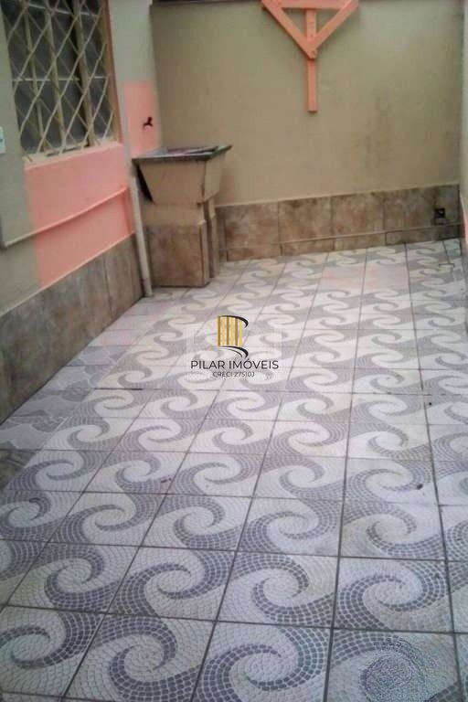 Sobrado 2 dormitórios no bairro Campo Novo