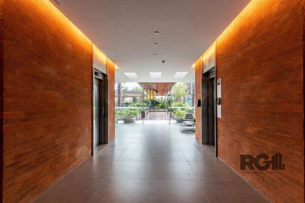 Apartamento 1 dor, 1 vaga coberta, localizado junto ao Bourbon Shopping Teresópolis.