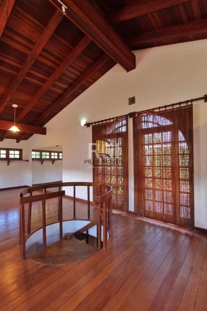Casa para Venda - 185.29m², 4 dormitórios, sendo 2 suites, Teresópolis