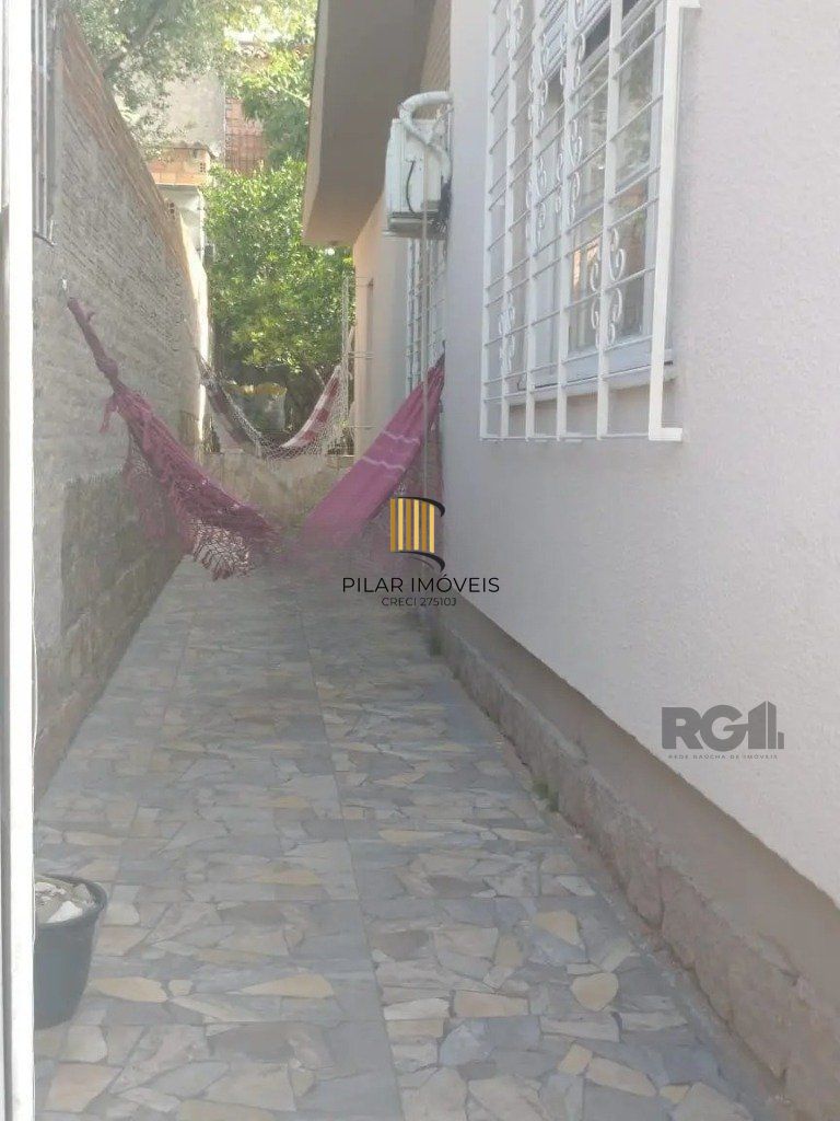 Casa com 3 dormitórios no bairro Santa Tereza