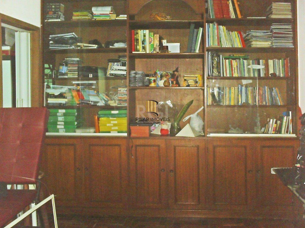 Casa para Venda - 140m², 3 dormitórios, sendo 1 suites, 2 vagas - Morro Santana