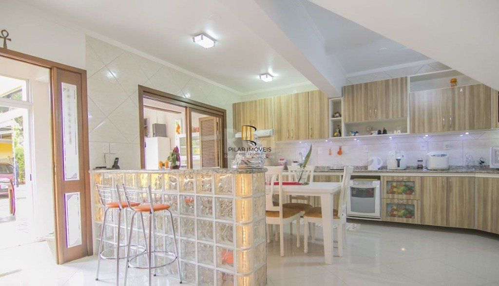 Casa para Venda - 252m², 3 dormitórios, sendo 1 suites, 3 vagas - Parque Santa Fé