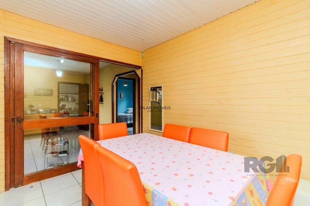 Casa com 3 dormitórios no bairro Partenon