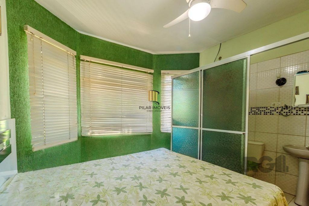 Casa de 3 dormitórios no bairro Rubem Berta