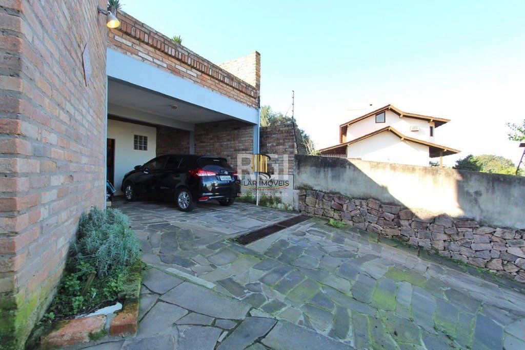Casa para Venda - 269.06m², 4 dormitórios, sendo 2 suites, 5 vagas - Teresópolis