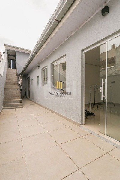 Prédio comercia próximo a Av. Bento Gonçalves.
