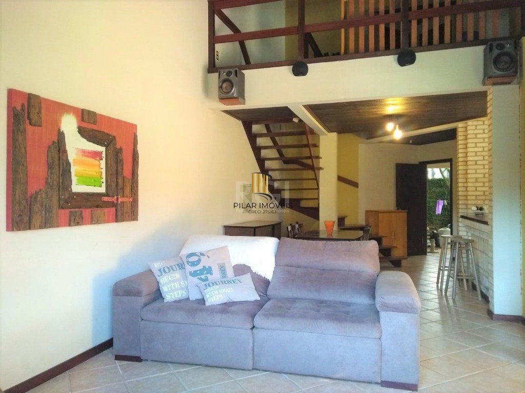 Casa para Venda - 219m², 3 dormitórios, sendo 1 suites, 4 vagas - Menino Deus