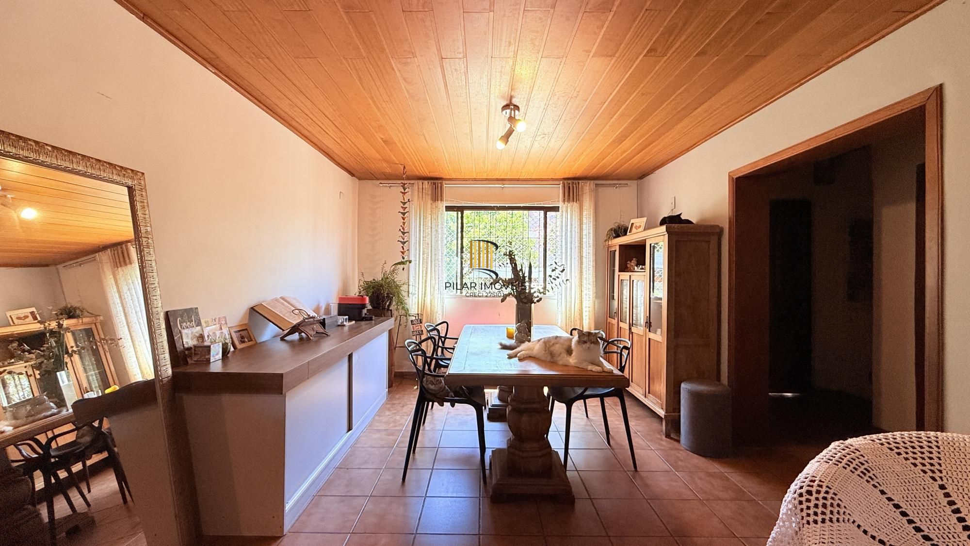 Casa 4 dormitórios no bairro Teresópolis