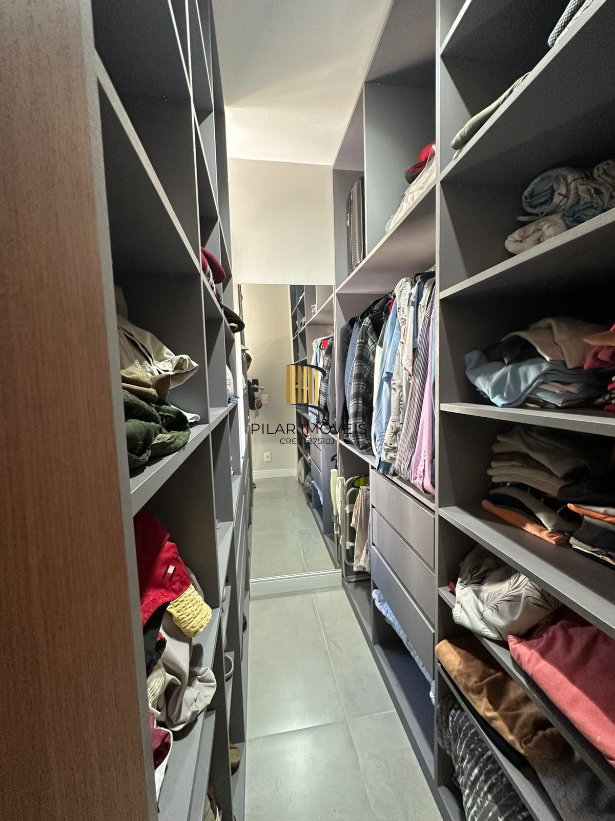 Apartamento Mobiliado e Reformado com Closet, Churrasqueira e Infraestrutura Completa no Centro de Porto Alegre
