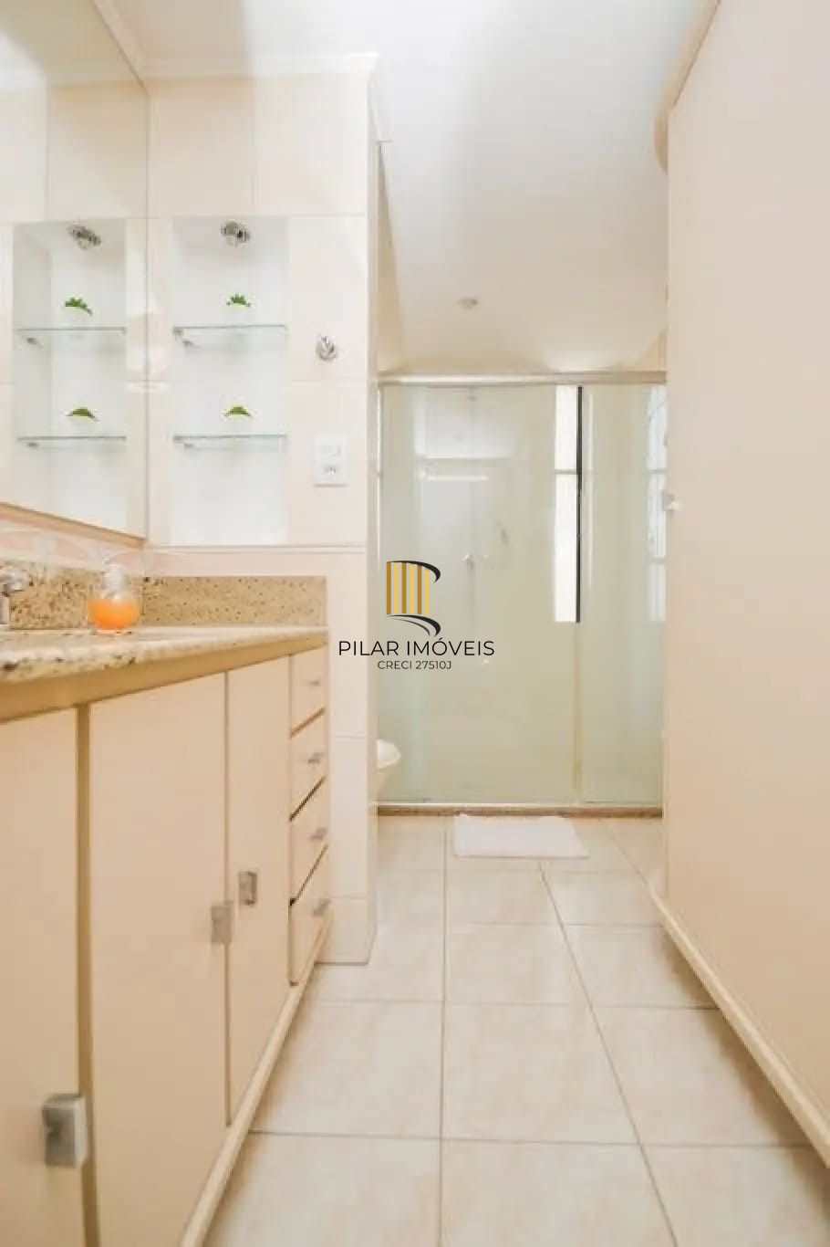 Apartamento com 3 dormitórios no bairro Menino Deus, Porto Aelgre