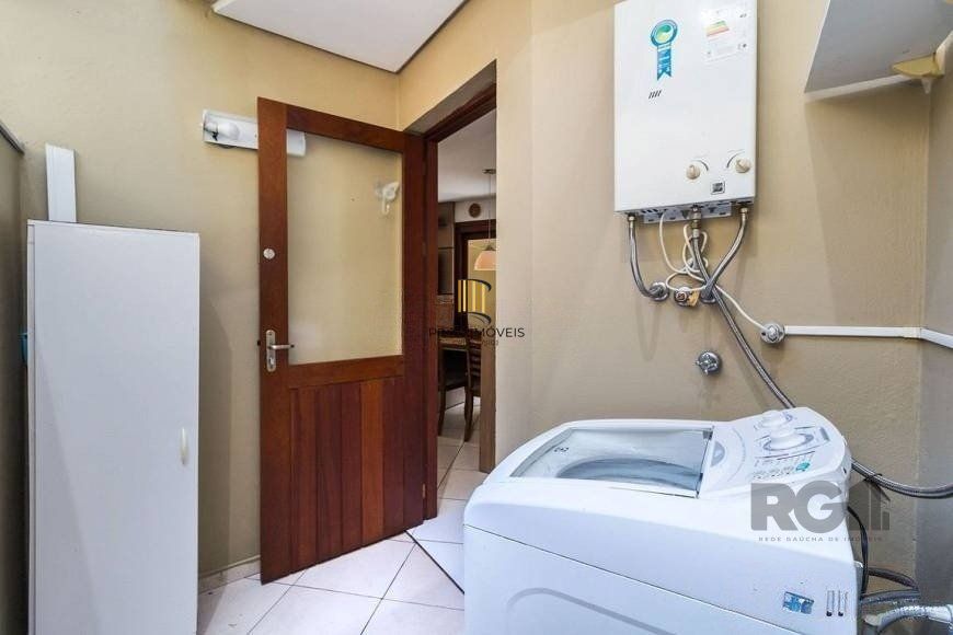 Casa em condomínio de 84m² - 2 dormitórios, 1 suíte e 1 vaga no bairro Ipanema