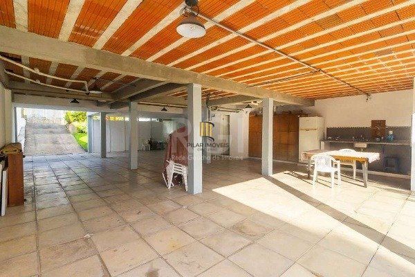 Casa para Venda - 227m², 3 dormitórios, sendo 1 suites, 4 vagas - Azenha