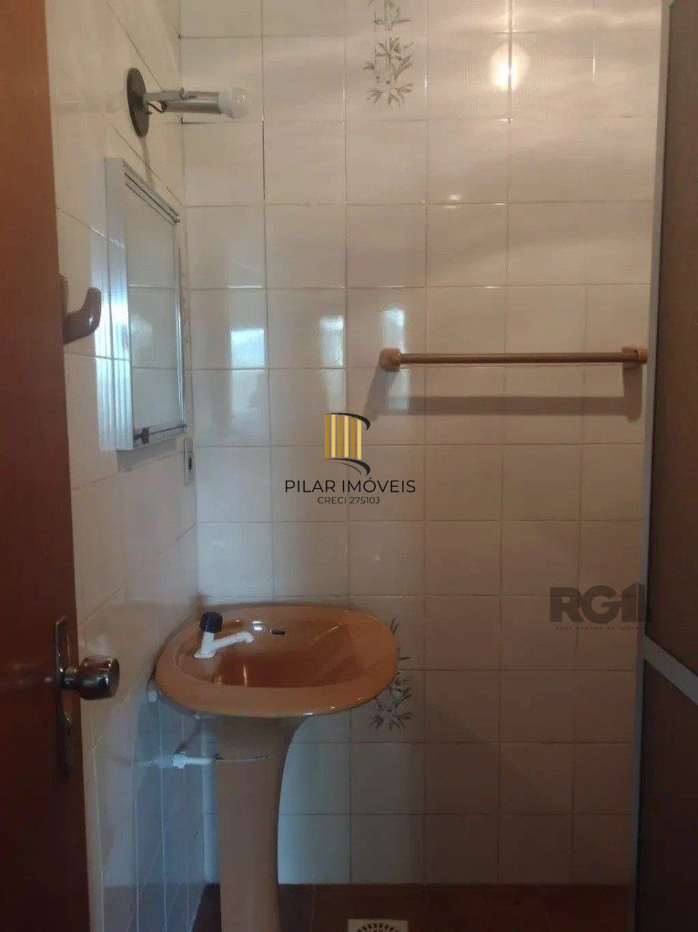 Casa de 2 dormitórios, bairro Vila Ipiranga