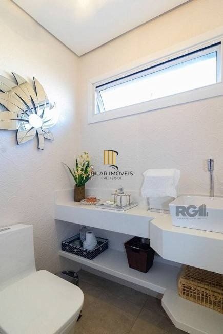 Casa 280m² - 3 dormitórios, 1 suíte, 2 vagas no bairro Jardim Itú