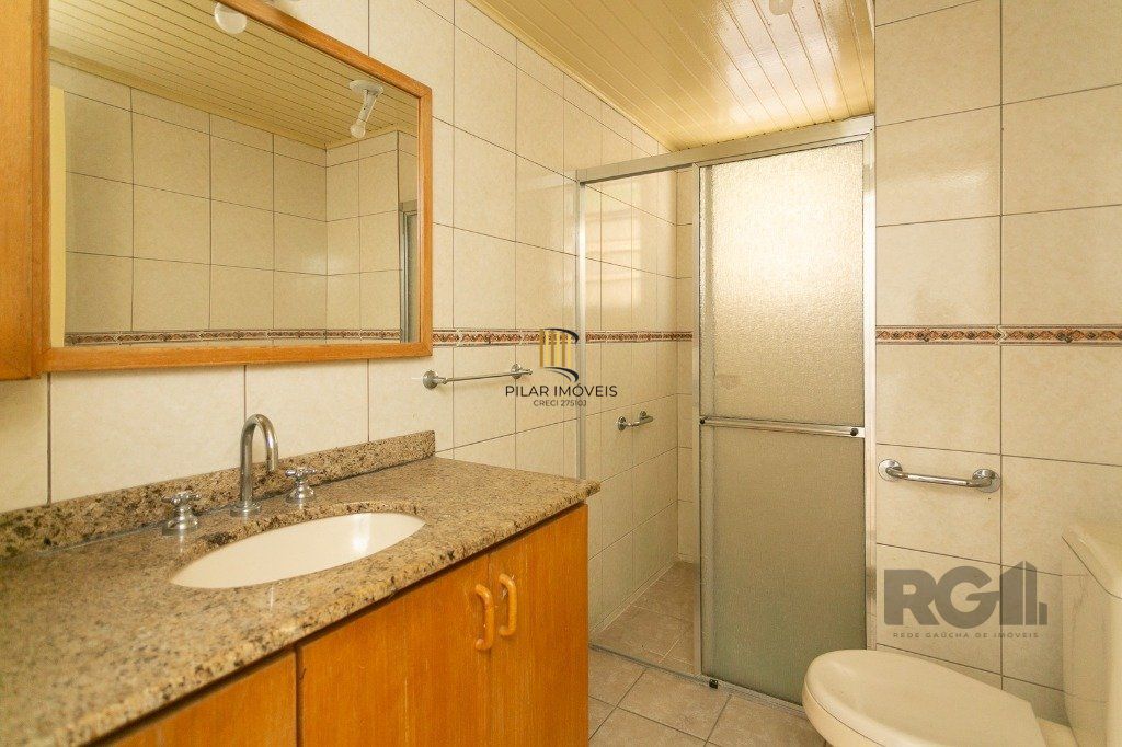 Casa com 5 dormitórios no bairro Jardim Carvalho