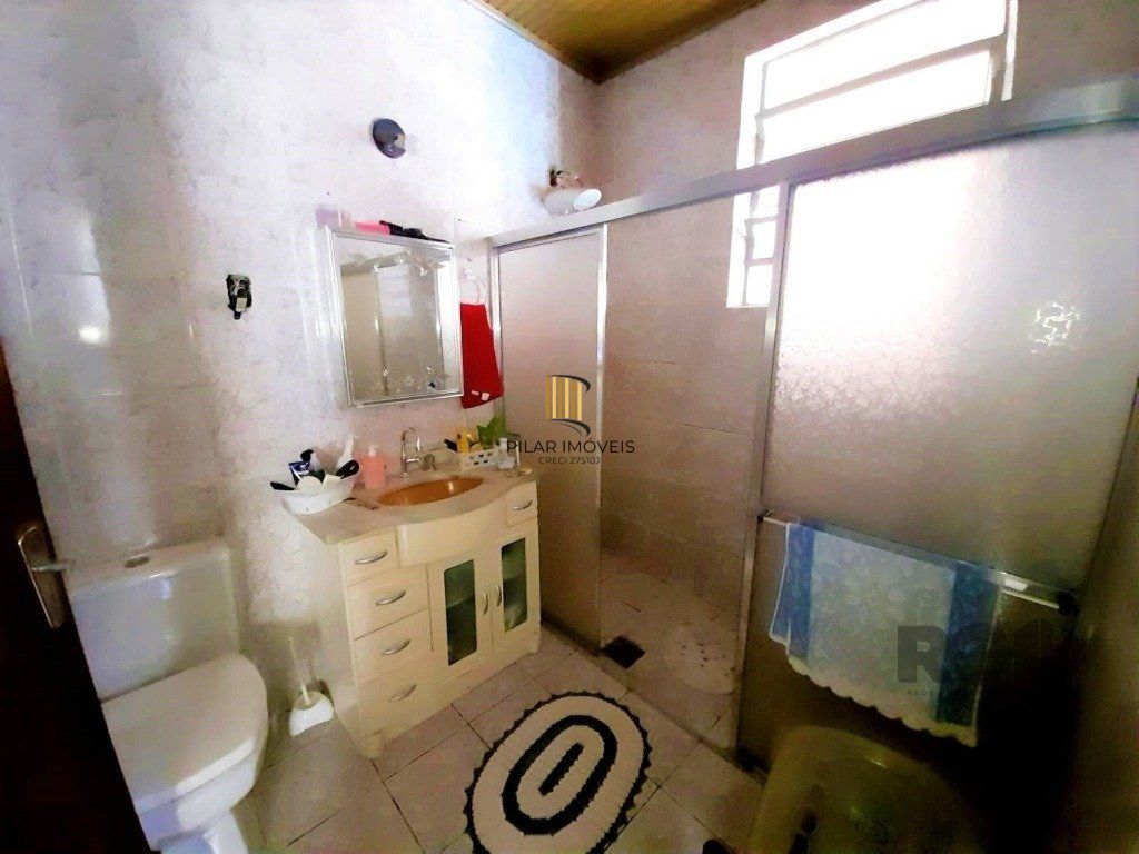 Casa 3 dormitórios no bairro Medianeira