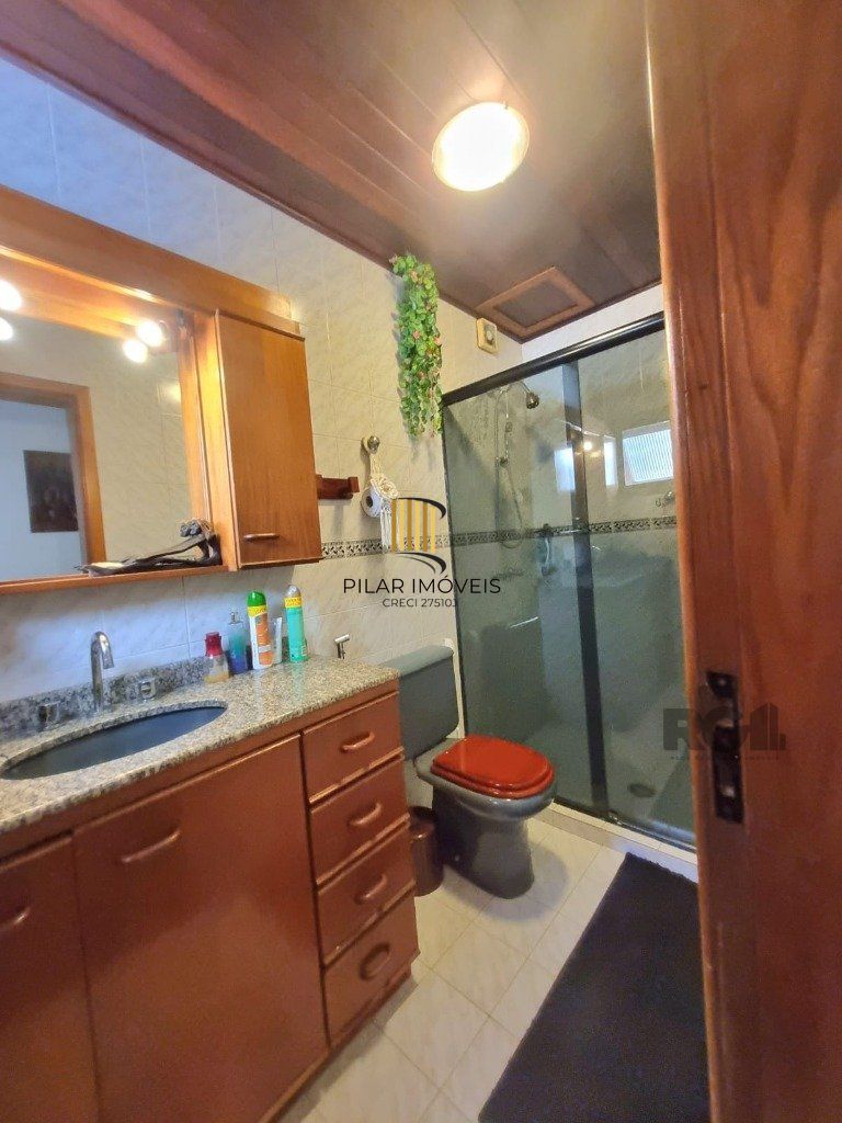 Casa 5 dormitórios no bairro Cavalhada