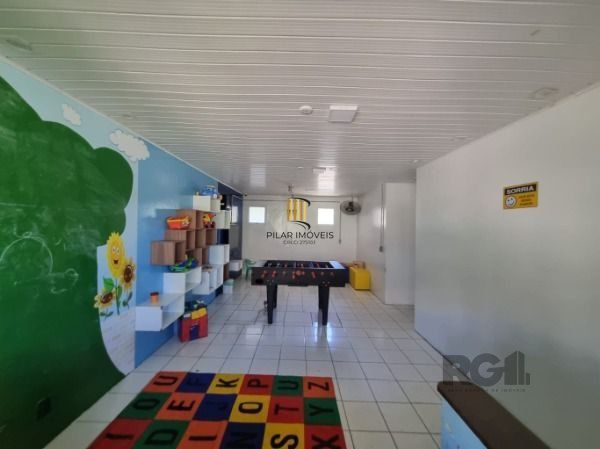 Casa Condominio em Porto Alegre, no bairro Humaitá, com 2 dormitório(s), e 2 banheiros, à venda.