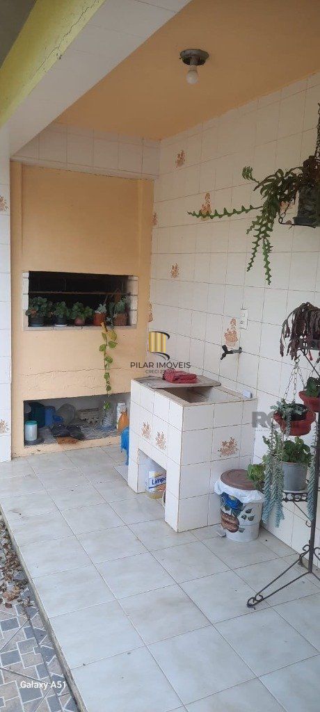 Casa de 4 quartos com 243,58m² no Bairro Lomba do Pinheiro