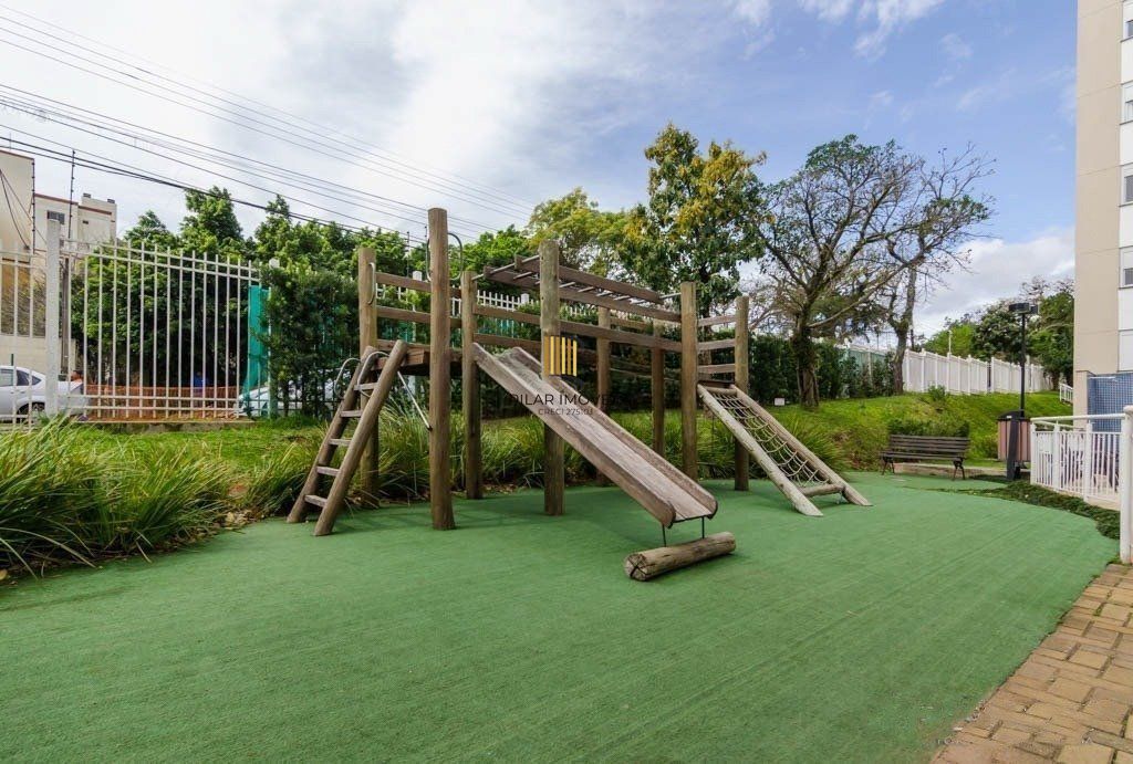 Apartamento de 3 dormitórios à venda no Bairro Teresópolis, Porto Alegre.